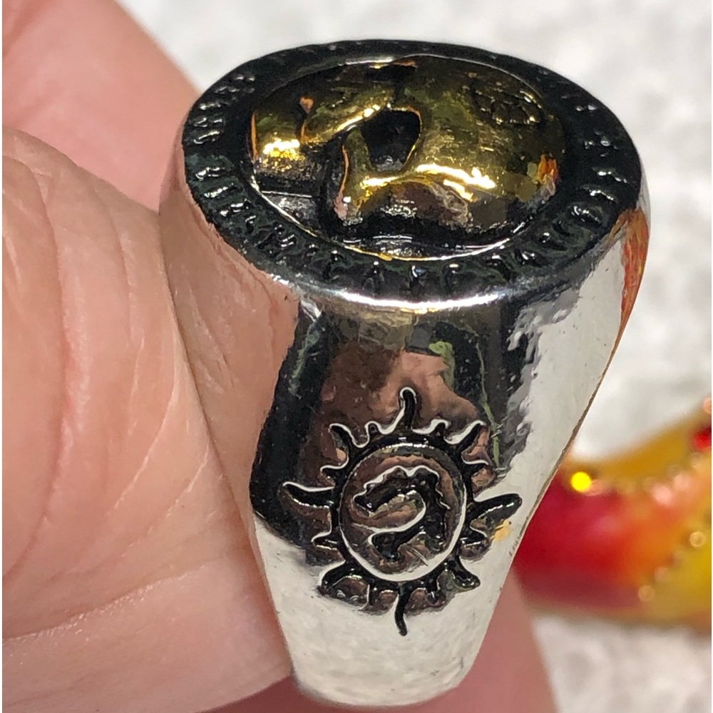 LAST CHANCE Mens skull ring -silver colored gold accent 2D - Picture 9 of 11